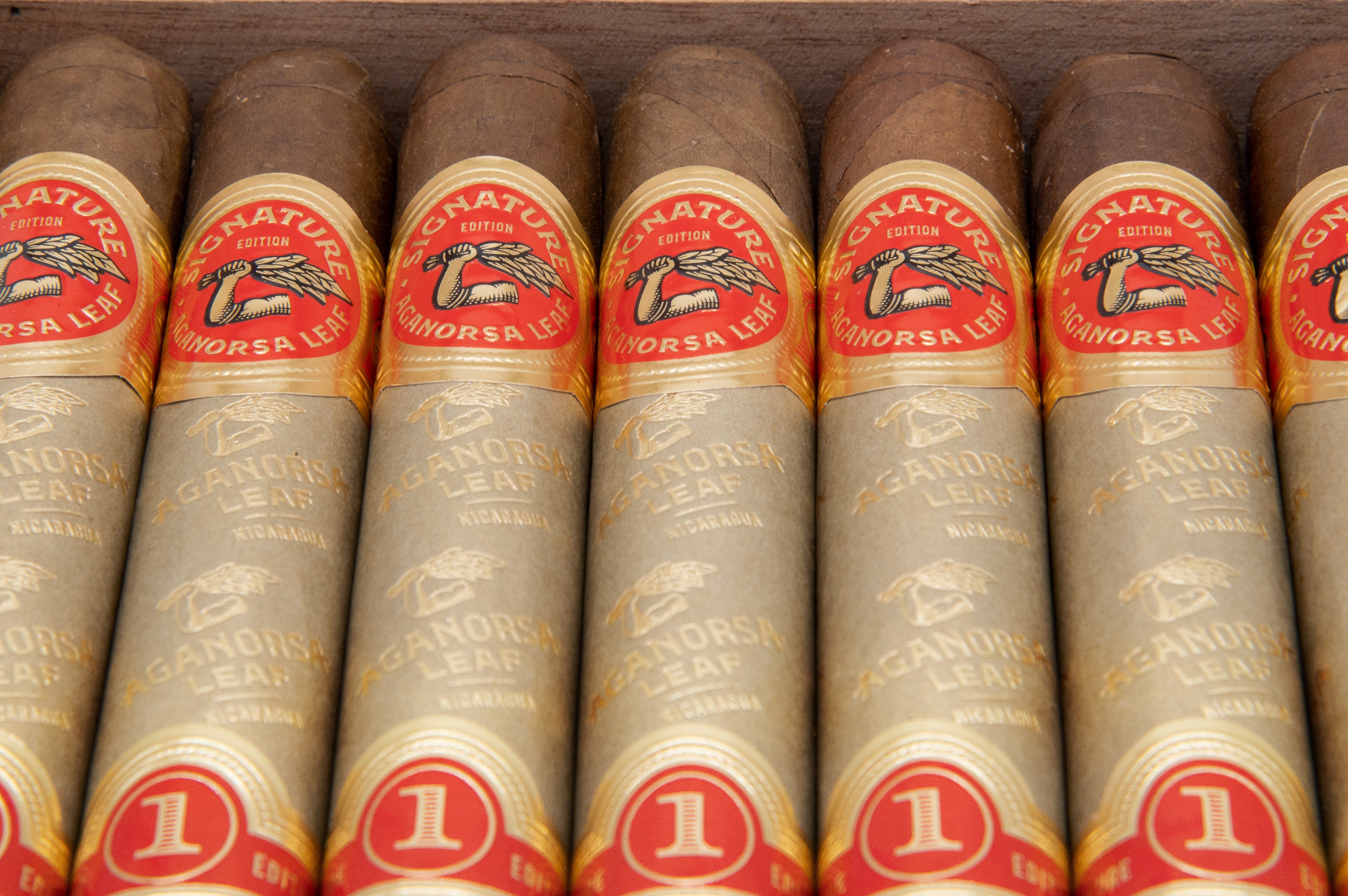 Aganorsa Leaf - Signature Selection (Robusto)